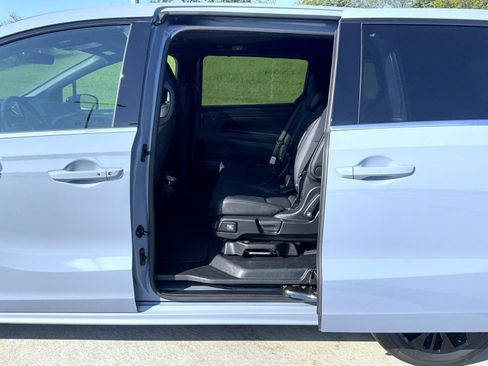 Used 2025 Honda Odyssey Sport-L image 18