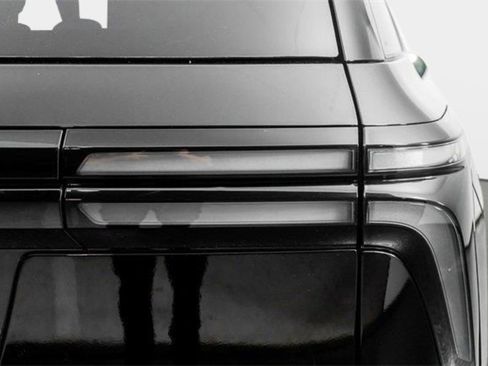 Used 2026 Chevrolet Traverse RS AWD/4WD image 14