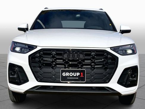 Used 2024 Audi Q5 2.0T Premium w/ Summer of Audi Package image 3