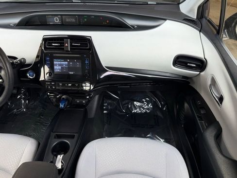 Used 2019 Toyota Prius LE FWD image 19