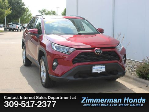 Used 2019 Toyota RAV4 XLE w/ Convenience Package AWD/4WD image 3