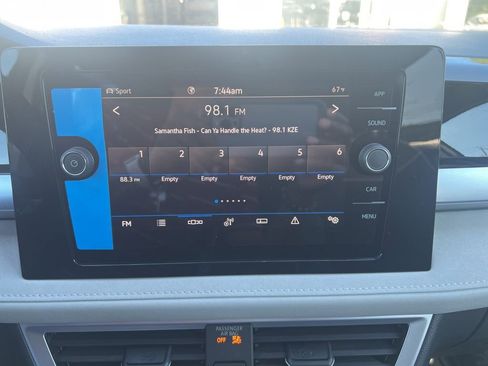 New 2025 Volkswagen Taos SE image 25