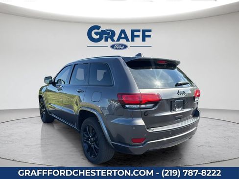 Used 2020 Jeep Grand Cherokee Altitude RWD image 11