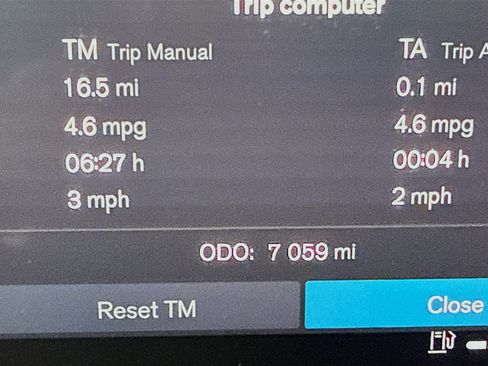 Used 2025 Volvo XC60 B5 Plus image 16