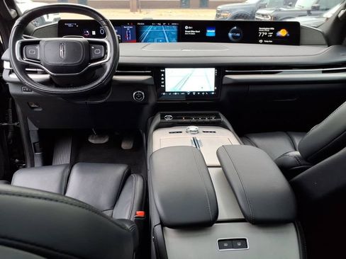 Used 2025 Lincoln Navigator Reserve w/ Jet Appearance Package AWD/4WD image 14