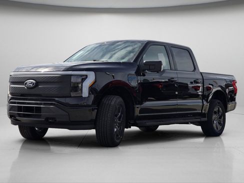 New 2025 Ford F150 Lightning Flash image 14