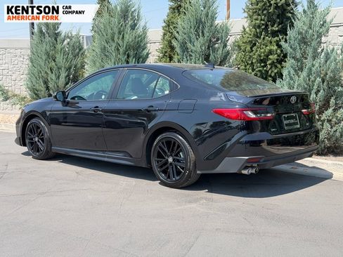 Used 2026 Toyota Camry SE FWD image 5