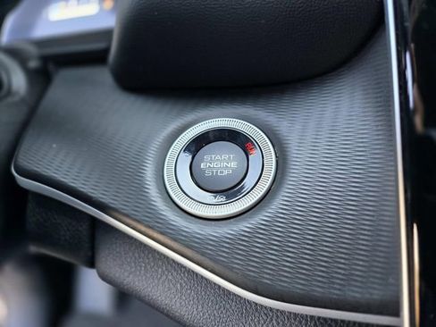 Used 2023 Jeep Grand Cherokee L Laredo image 34