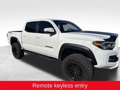 Used 2023 Toyota Tacoma TRD Off-Road image 4