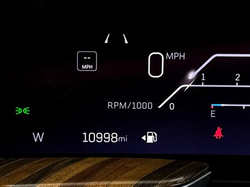 Used 2025 Cadillac Escalade ESV Sport Platinum w/ LPO, ONYX Package image 48