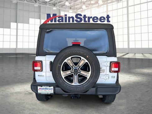 Used 2022 Jeep Wrangler Unlimited Sport AWD/4WD image 4