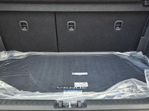 New 2026 Hyundai Venue SEL FWD image 31