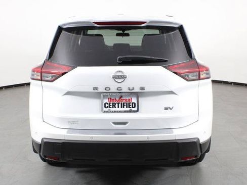 Certified 2024 Nissan Rogue SV FWD image 11