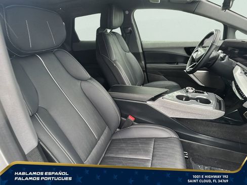 Used 2025 Cadillac Optiq Luxury 2 w/ LPO, Floor Liner Package AWD/4WD image 32