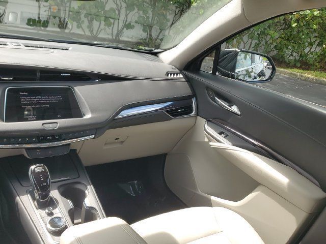 Certified 2023 Cadillac XT4 Luxury FWD image 20