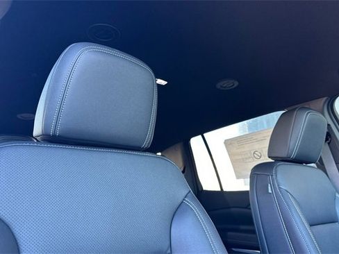 New 2026 Chevrolet Traverse LT image 23