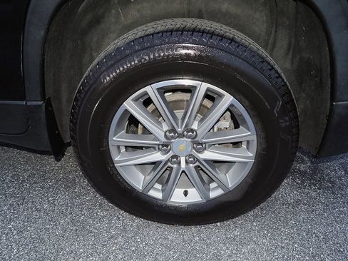 Certified 2022 Chevrolet Traverse LT image 38