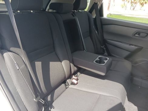 Used 2024 Nissan Rogue S AWD/4WD image 18