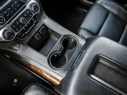 Used 2019 Chevrolet Suburban LT image 37