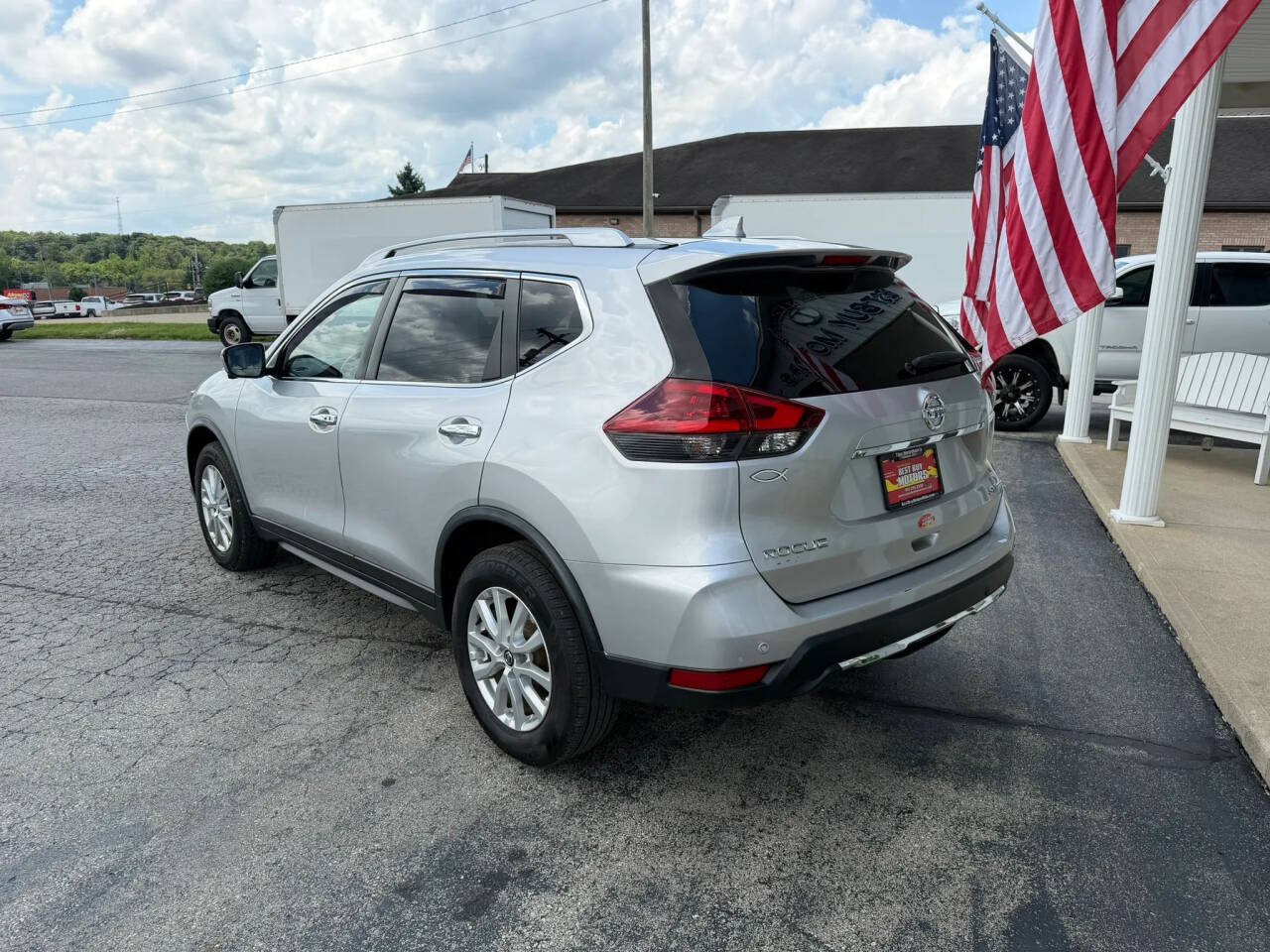 Used 2020 Nissan Rogue SV AWD/4WD image 3