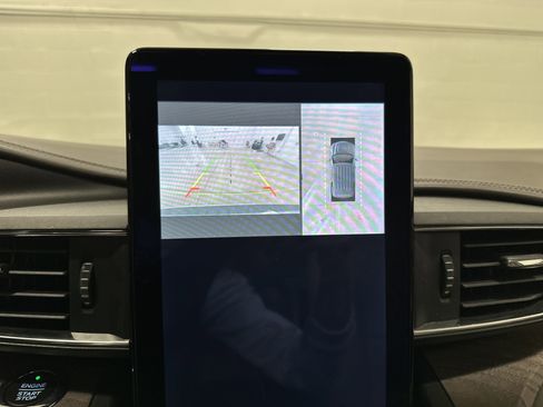 Used 2020 Ford Explorer Platinum w/ Premium Technology Package image 25