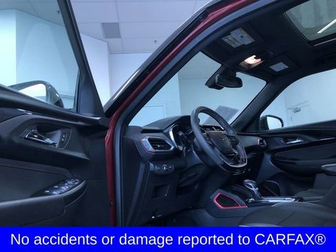 Used 2023 Chevrolet TrailBlazer RS w/ Sun and Liftgate Package image 2