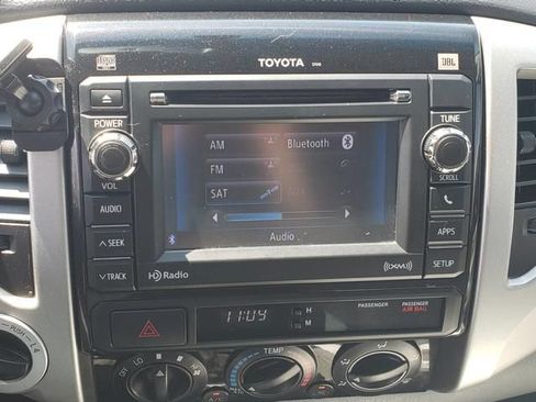 Used 2013 Toyota Tacoma 4x4 Double Cab w/ TRD Sport Pkg image 25