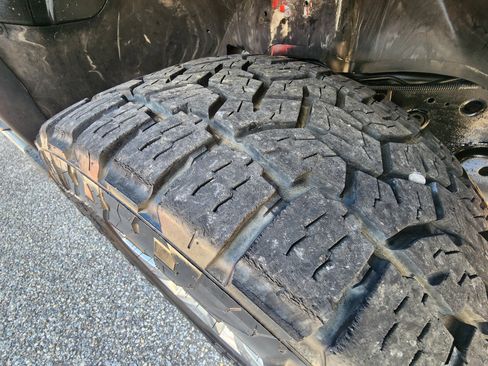 Used 2005 Chevrolet Avalanche Z71 w/ Sun And Sound Package image 28