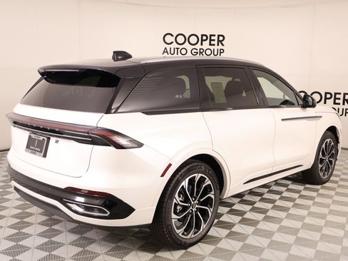 New 2026 Lincoln Nautilus Reserve AWD/4WD image 21