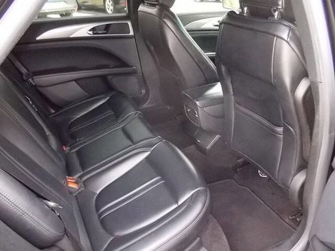 Used 2020 Lincoln MKZ image 13