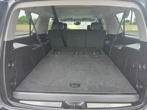 Used 2015 Chevrolet Suburban LT image 14
