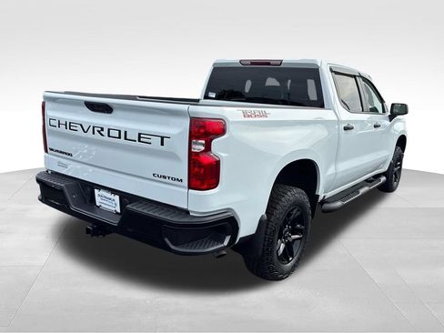 Used 2025 Chevrolet Silverado 1500 Custom Trail Boss w/ LPO, Dark Essentials Package AWD/4WD image 5
