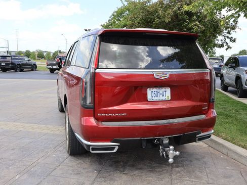 Used 2023 Cadillac Escalade Premium Luxury w/ Performance Package AWD/4WD image 8