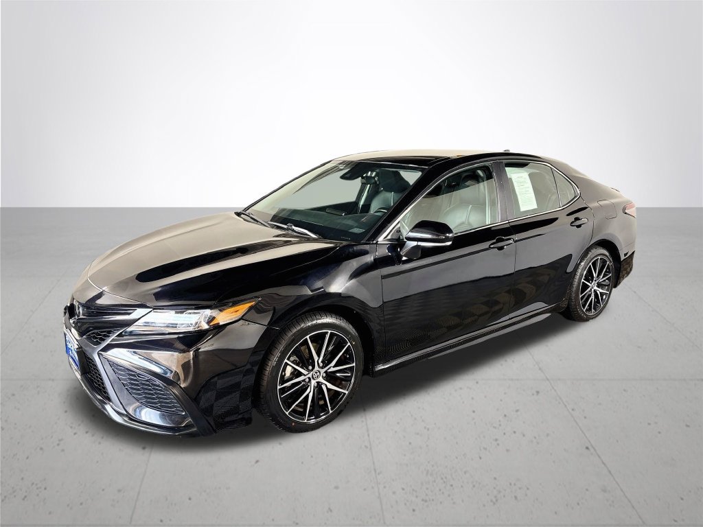 Used 2023 Toyota Camry SE FWD image 2