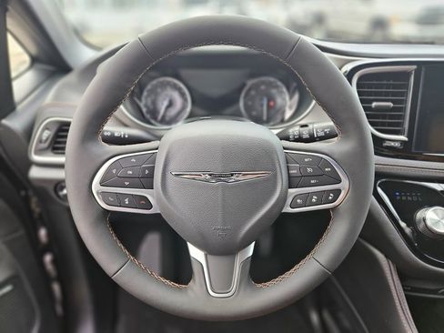 New 2026 Chrysler Pacifica Pinnacle image 25