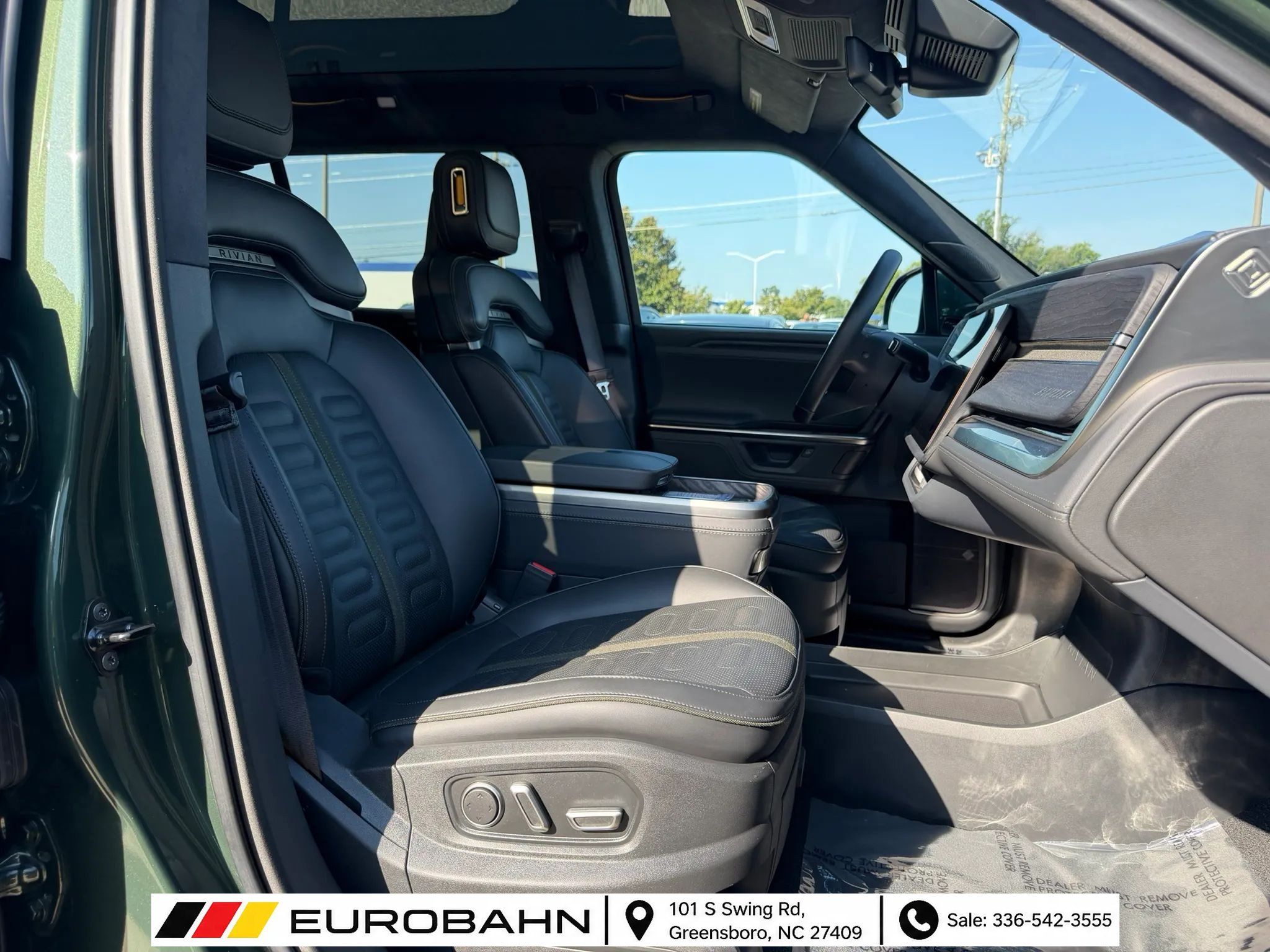Used 2025 Rivian R1S Adventure Dual AWD/4WD image 24