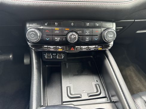 Used 2022 Dodge Durango R/T RWD image 32