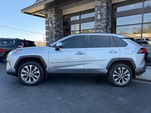 Used 2022 Toyota RAV4 Limited image 2