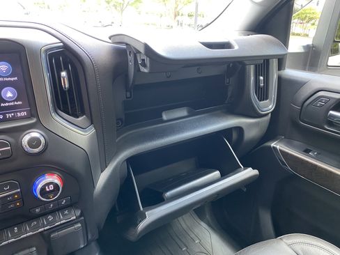 Used 2022 GMC Sierra 2500 Denali w/ Denali Ultimate Package AWD/4WD image 33