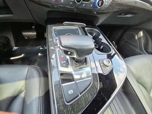 Used 2018 Audi Q7 3.0T Premium Plus w/ Premium Plus Package AWD/4WD image 12