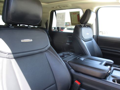 Used 2025 Ford Expedition Max Platinum AWD/4WD image 52