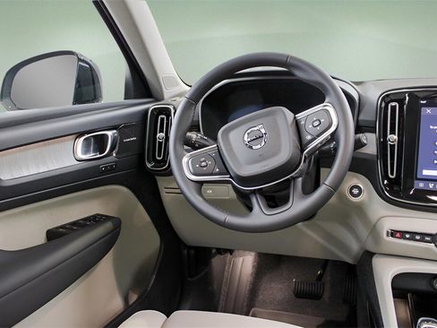 New 2026 Volvo XC40 B5 Ultra w/ Protection Package Premier image 16