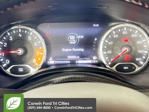 Used 2017 Jeep Renegade Trailhawk AWD/4WD image 2