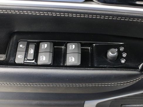 Used 2024 Jeep Wagoneer L Series II image 18