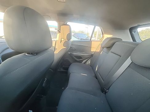 Used 2021 Chevrolet Trax LS AWD/4WD image 5