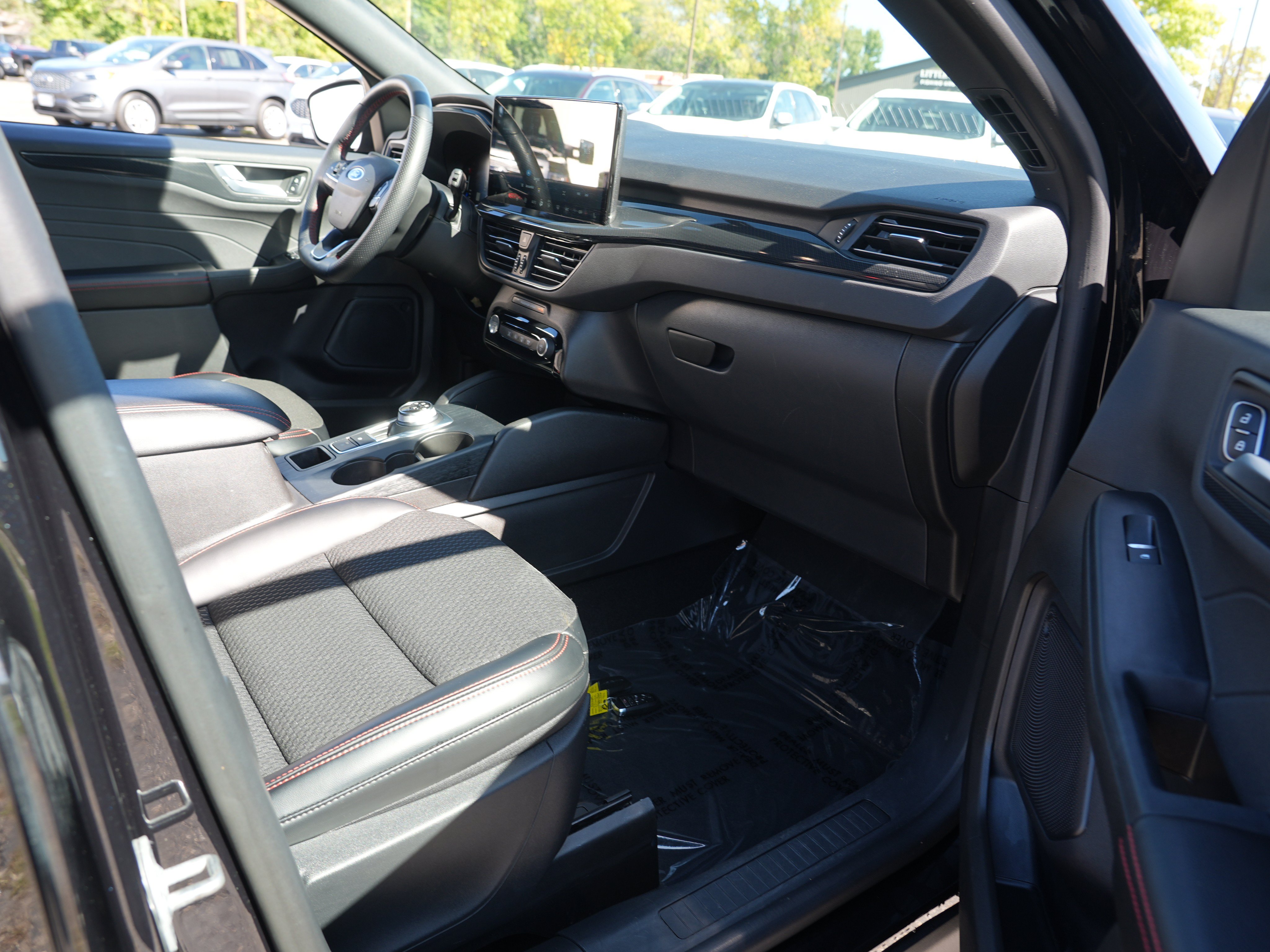 Used 2024 Ford Escape ST-Line w/ Tech Pack #1 AWD/4WD image 31