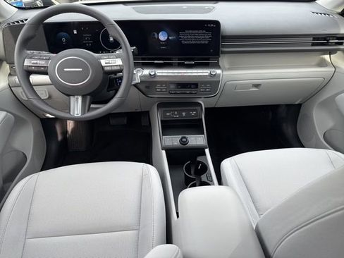 Used 2025 Hyundai Kona SEL image 4