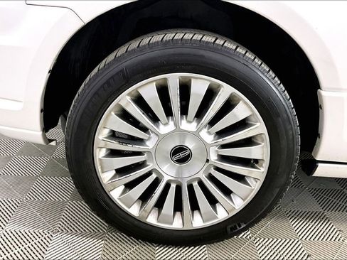 Used 2016 Lincoln Navigator Select image 7