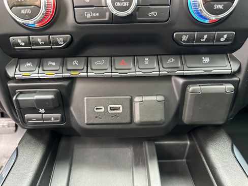 Used 2019 GMC Sierra 1500 SLT w/ SLT Premium Plus Package image 28