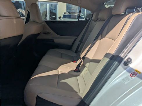 Used 2019 Lexus ES 350 w/ Premium Package FWD image 13
